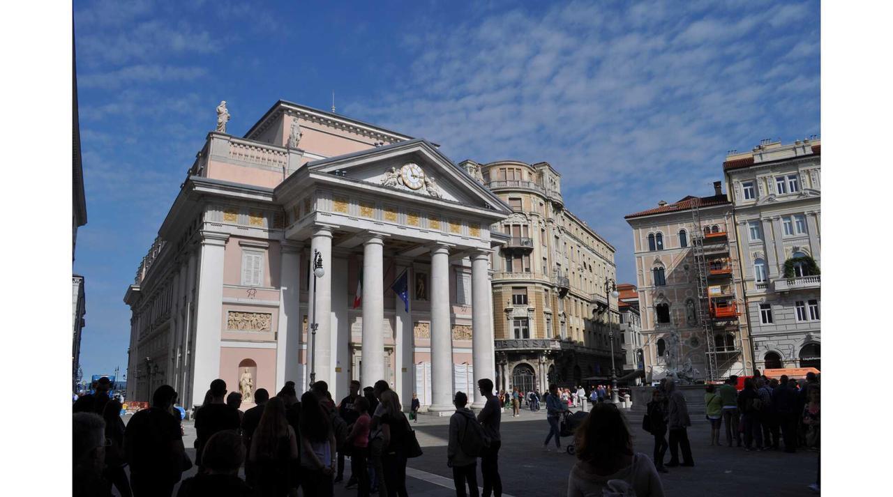 Unica Nel Cuore Storico Di Trieste Bagian luar foto
