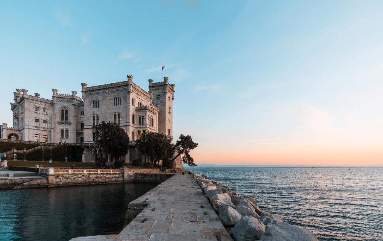 Unica Nel Cuore Storico Di Trieste Bagian luar foto